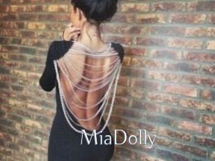Mia_Dolly